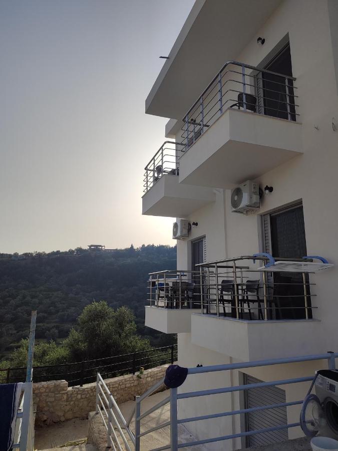 Petros Rooms Химара Экстерьер фото