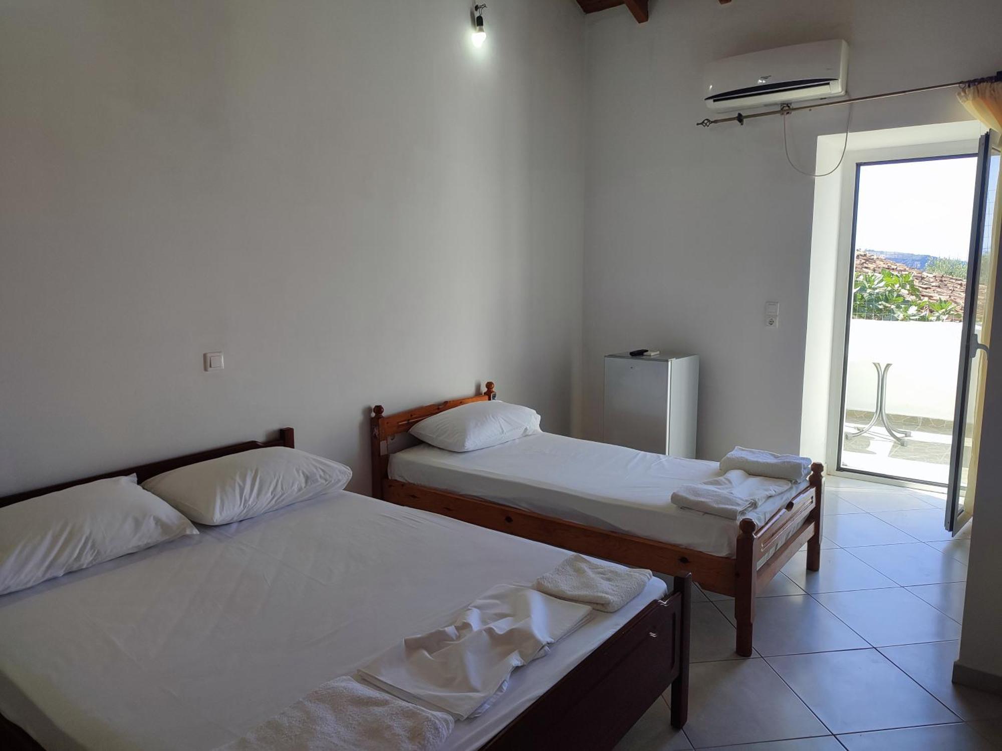 Petros Rooms Химара Экстерьер фото