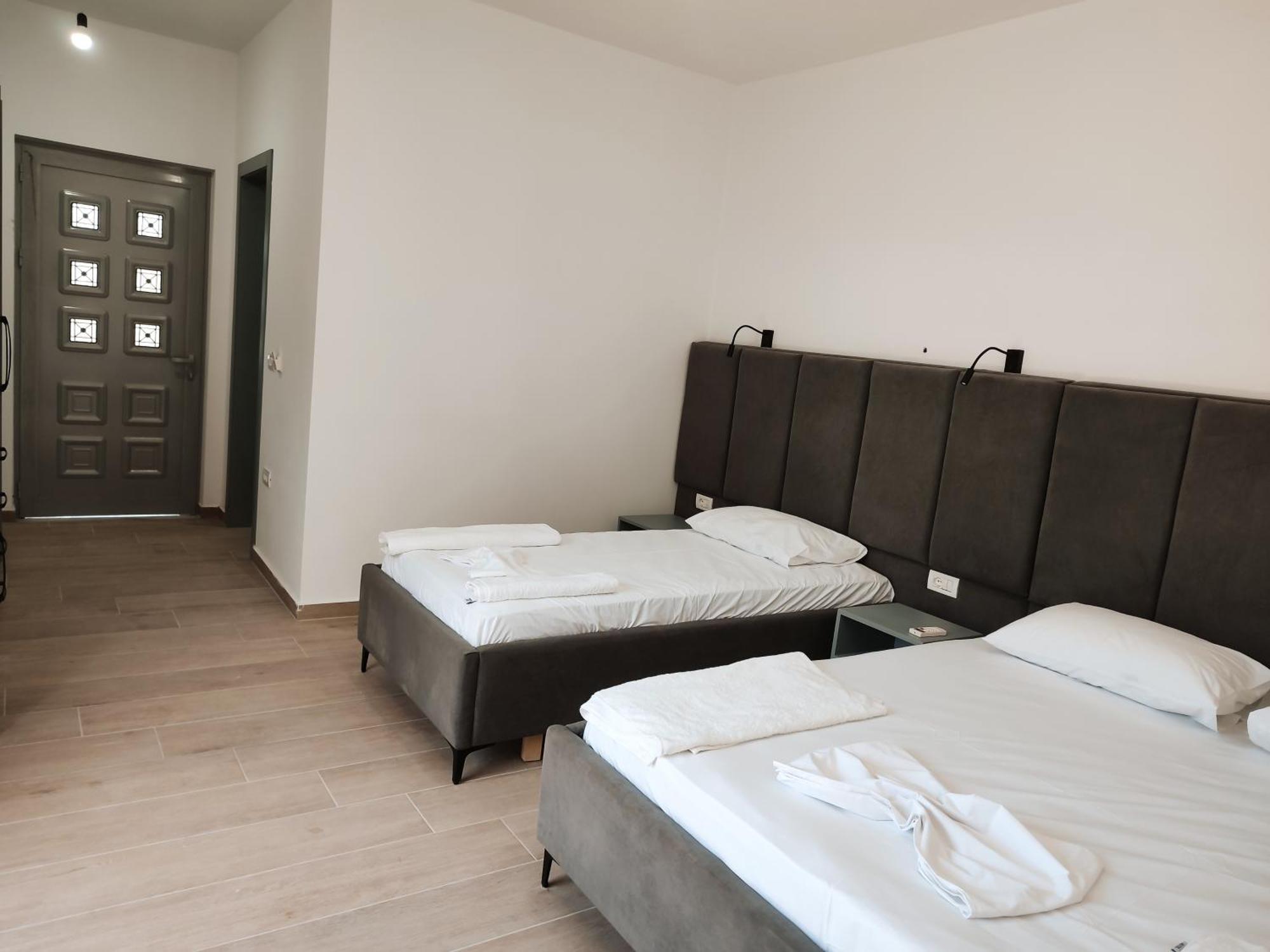Petros Rooms Химара Экстерьер фото