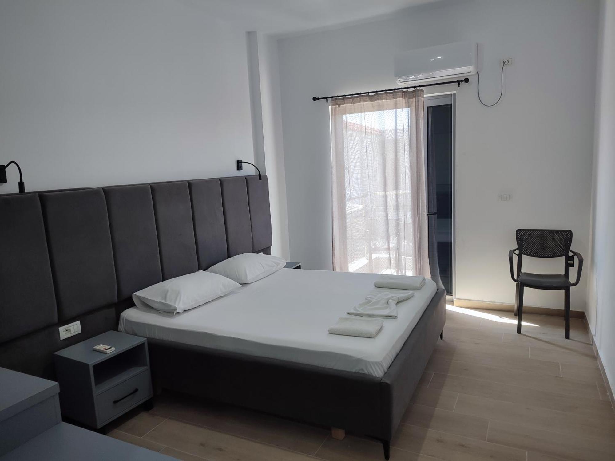 Petros Rooms Химара Экстерьер фото