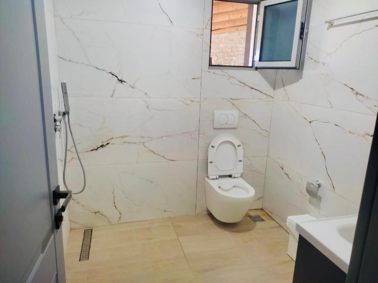 Petros Rooms Химара Экстерьер фото
