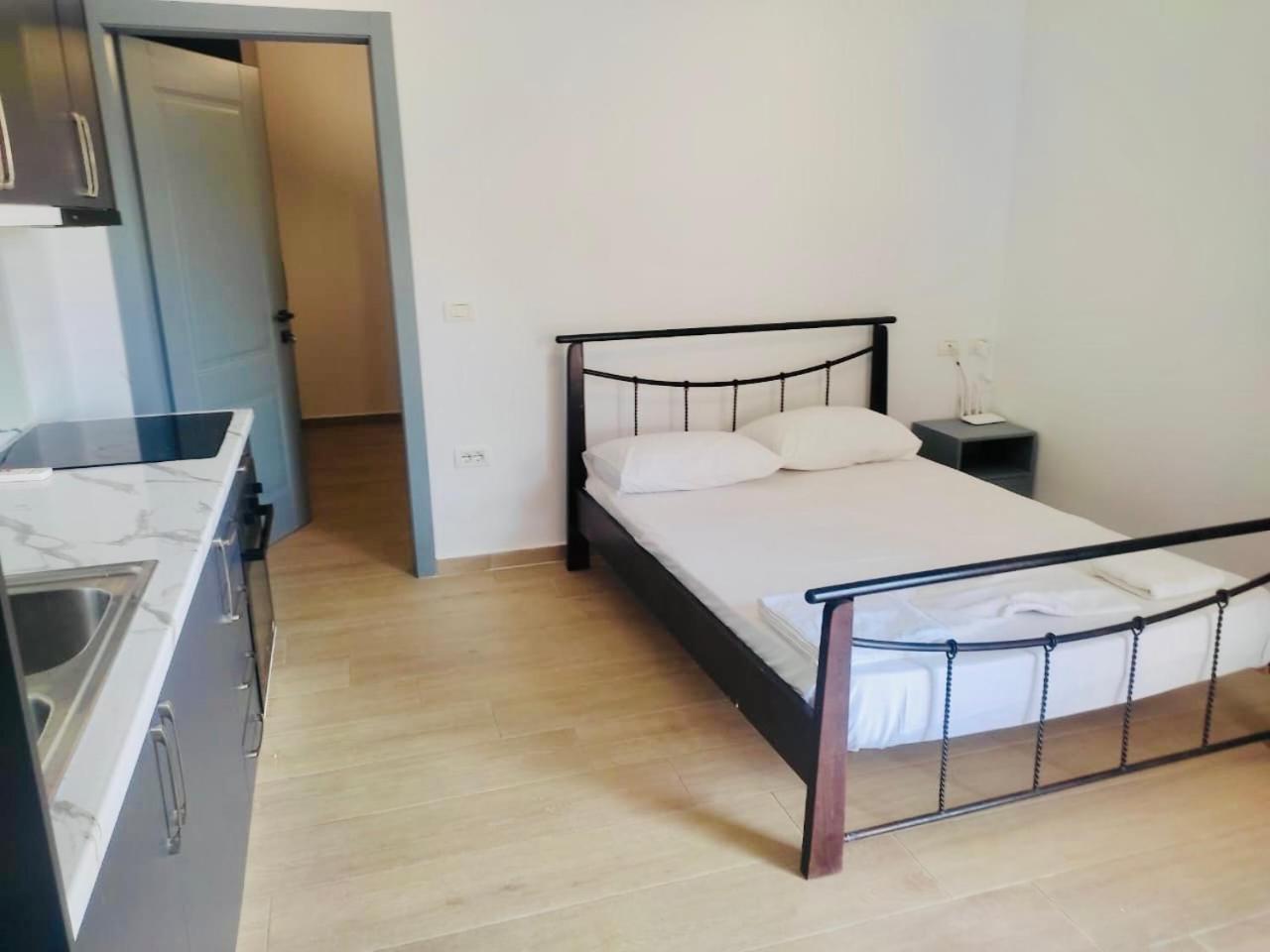 Petros Rooms Химара Экстерьер фото