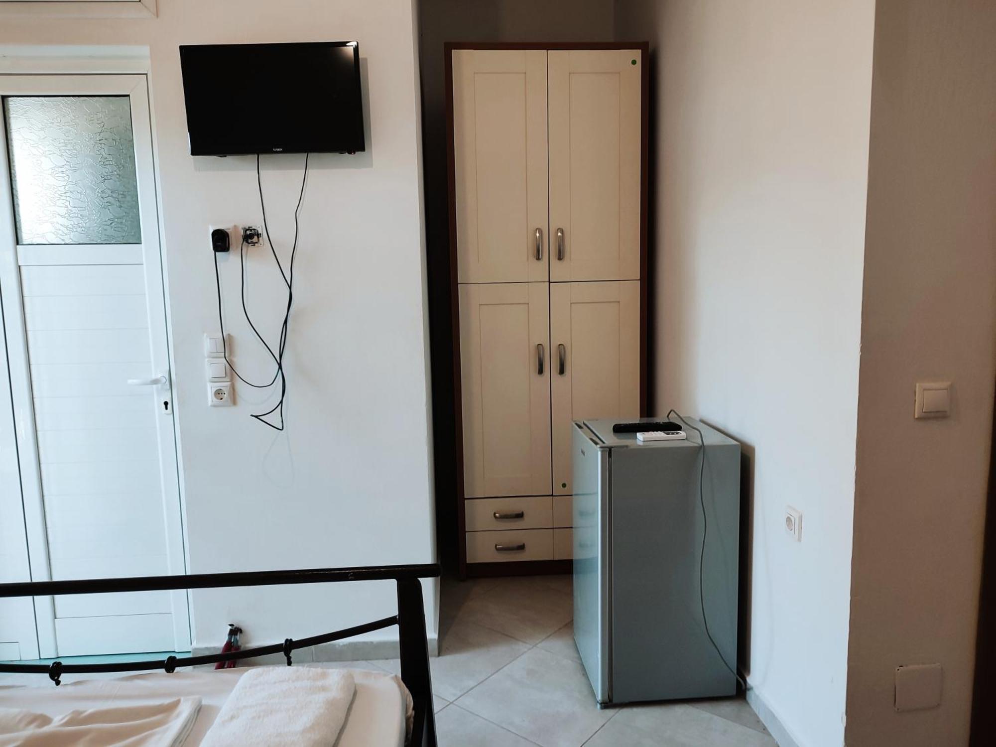 Petros Rooms Химара Экстерьер фото