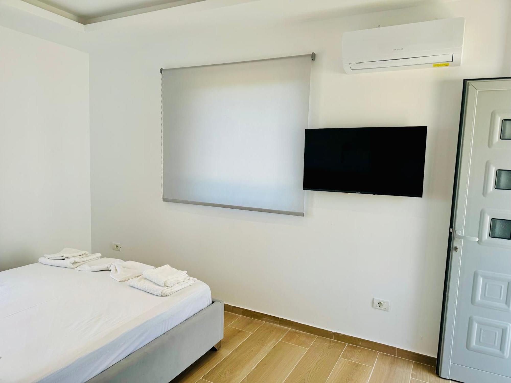 Petros Rooms Химара Экстерьер фото