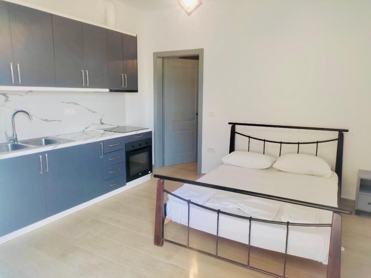 Petros Rooms Химара Экстерьер фото